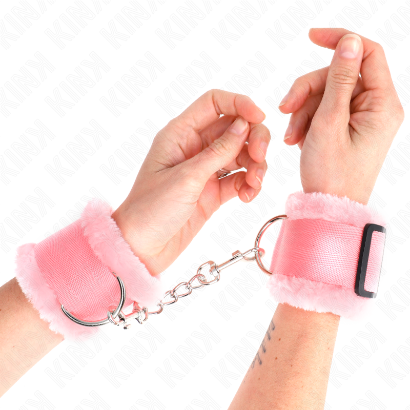 KINK Pulseira Forro Peludo Rosa Ajustável 17-31cm para BDSM, mostrando o forro macio e o design.