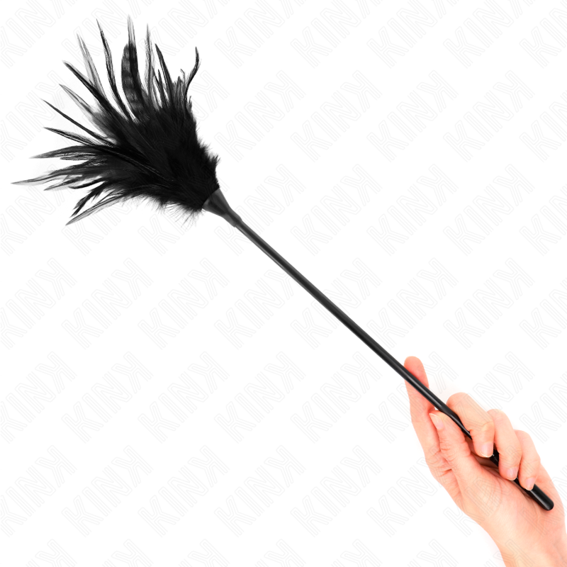 KINK Espanador de Penas Múltiplas Preto 45 CM para jogos sensuais e teasing.
