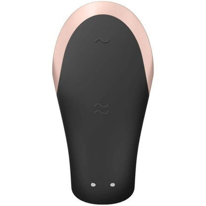Close-up of the Satisfyer Vibrador para Casais Double Love Luxury Preto, highlighting its elegant design and features.