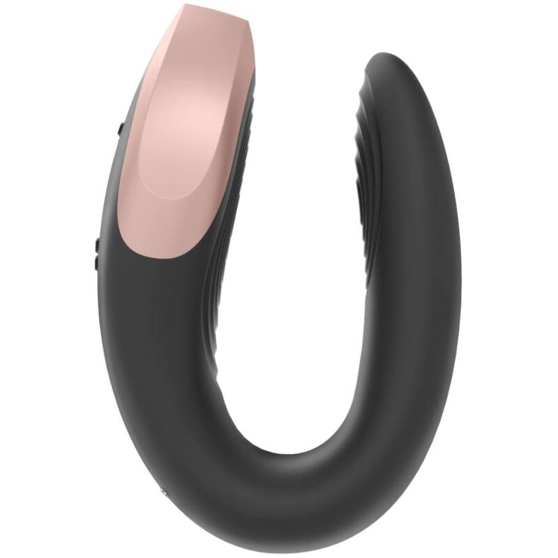Close-up of the Satisfyer Vibrador para Casais Double Love Luxury Preto, highlighting its elegant design and features.