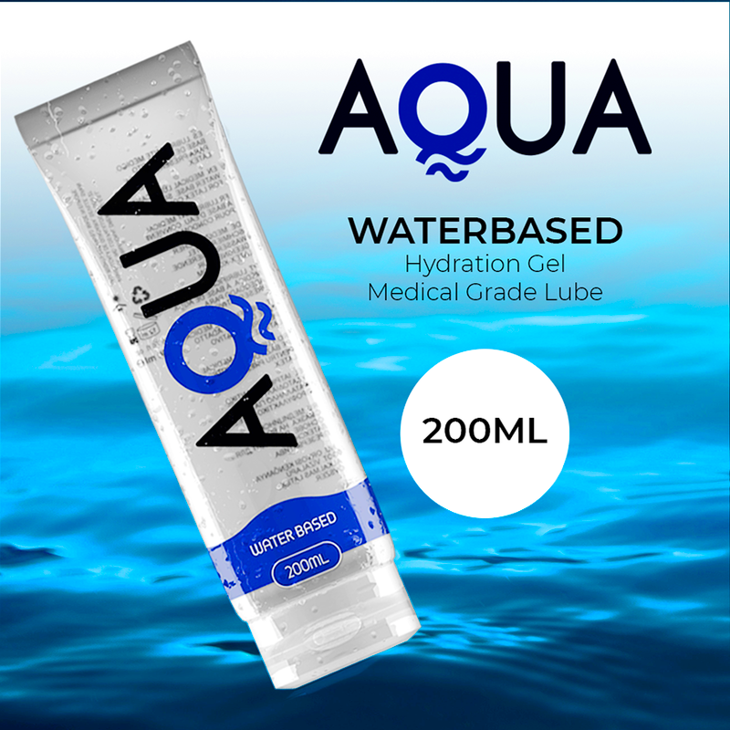 Close-up do lubrificante AQUA QUALITY à base de água 200 ML, mostrando a embalagem transparente e a textura suave do produto.