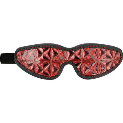 Close-up da BEGME Máscara Cega Premium Red Edition com forro de neoprene, destacando o design e material.
