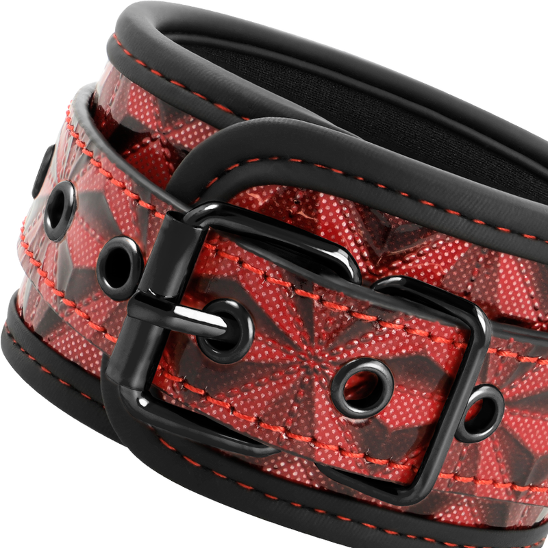Close-up das Algemas BEGME Premium Red Edition com Forro de Neoprene, destacando o couro vegano e o acolchoamento.