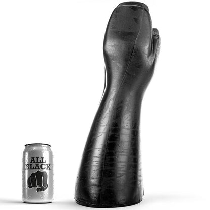 Dildo Fisting ALL BLACK realista de 39 CM em PVC flexível, detalhe da mão e braço.