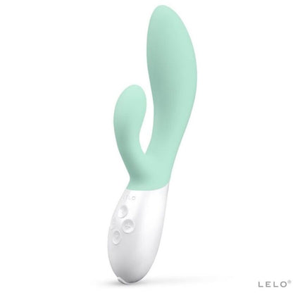 Close-up do LELO INA 3 Vibrador Coelho Verde Algas Marinhas, mostrando seu design ergonómico e silicone suave.