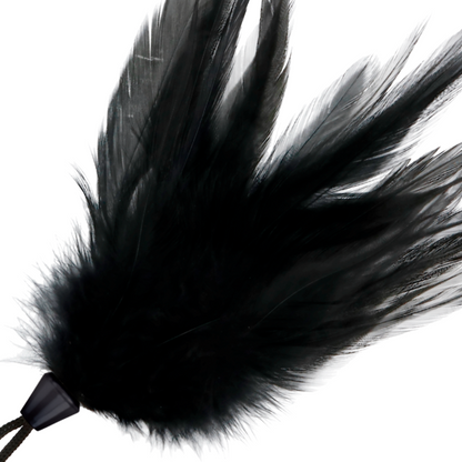 Darkness Caneta Estimulante de Penas 17cm para jogos sensoriais eróticos.