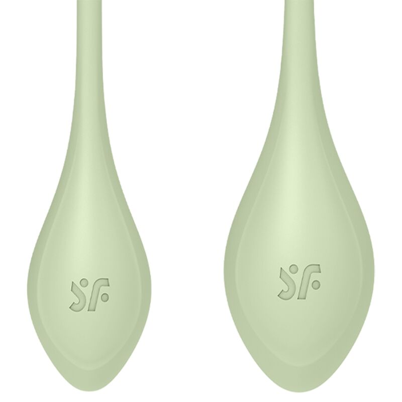 Close-up do conjunto Satisfyer Yoni Power 2 Verde, mostrando as três bolas de treino pélvico de silicone de grau médico.
