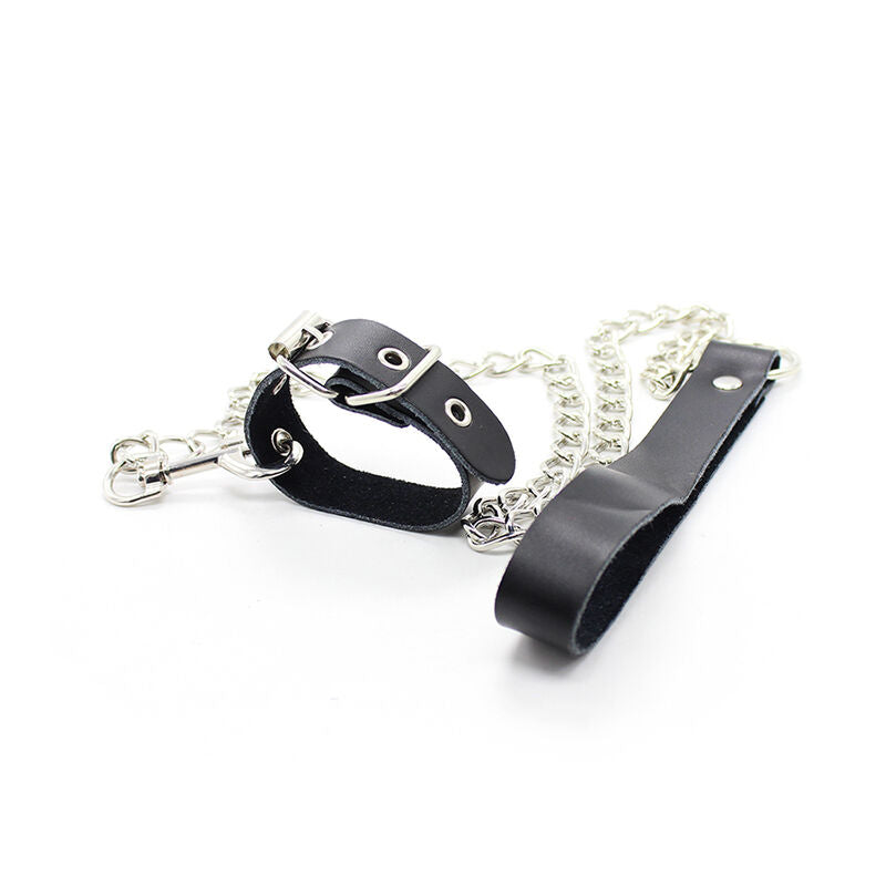 Ohmama Fetish Colar para Pênis com Alça de Couro e Corrente de Metal, detalhe do couro e da corrente.