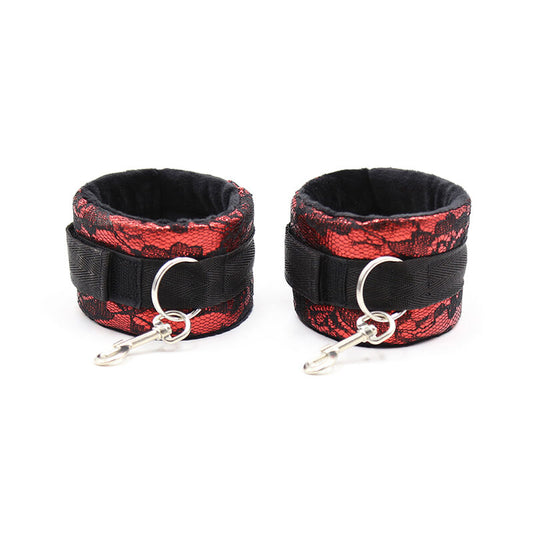 Algemas de veludo OHMAMA FETISH vermelhas e pretas com fita de nylon ajustável para BDSM.
