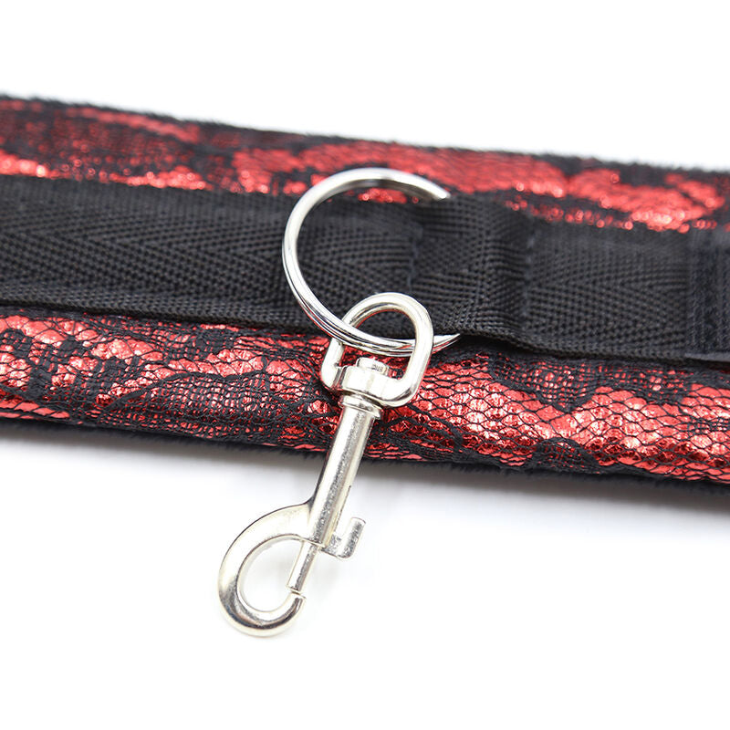 Algemas de veludo OHMAMA FETISH vermelhas e pretas com fita de nylon ajustável para BDSM.