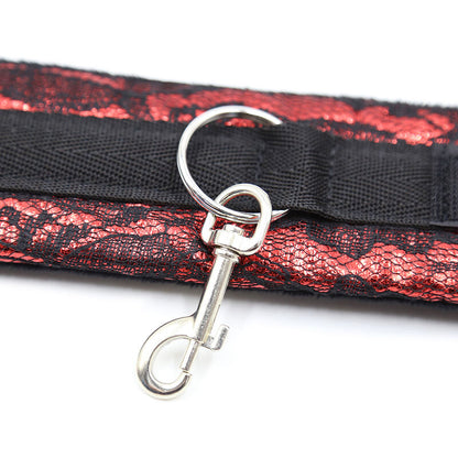 Algemas de veludo OHMAMA FETISH vermelhas e pretas com fita de nylon ajustável para BDSM.