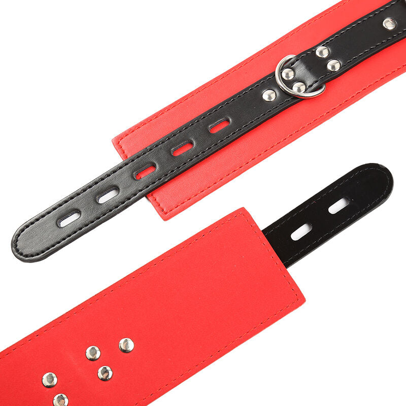 Algemas de Pulso Fetiche OHMAMA em vermelho e preto com corrente de metal e fivela ajustável, prontas para jogos de contenção.