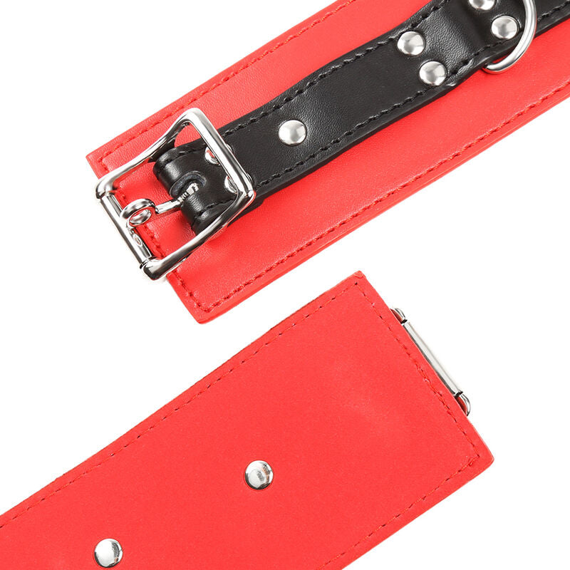 Algemas de Pulso Fetiche OHMAMA em vermelho e preto com corrente de metal e fivela ajustável, prontas para jogos de contenção.