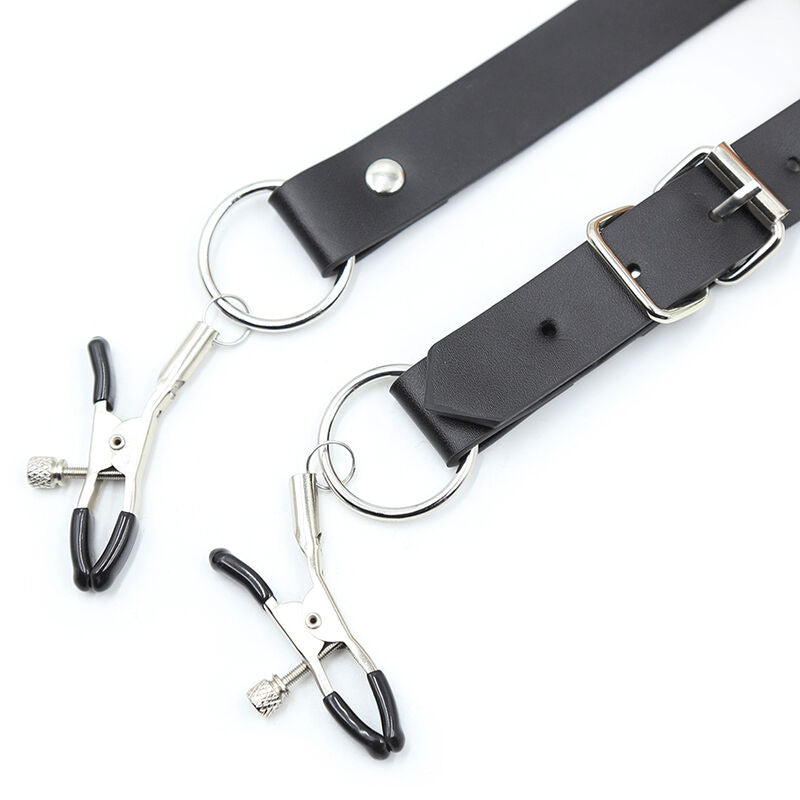 Ohmama Fetish Grampos de Clitóris com Alças de Pernas, detalhe do material PVC e ferro.