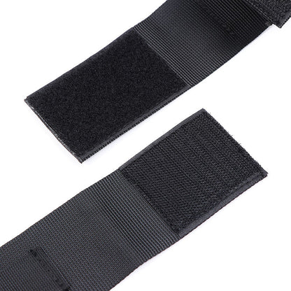 Close-up of the 'Ohmama Proteções de Pulso de Nylon Ajustáveis' showing its texture and features.