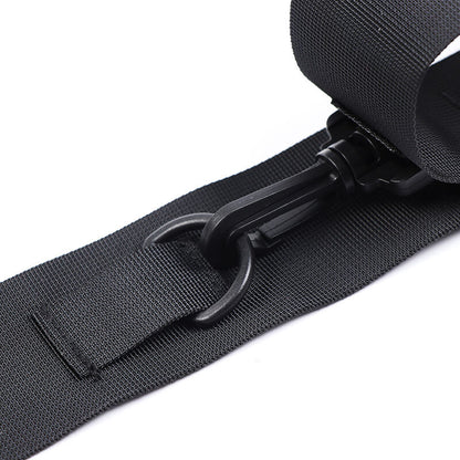 Close-up of the 'Ohmama Proteções de Pulso de Nylon Ajustáveis' showing its texture and features.