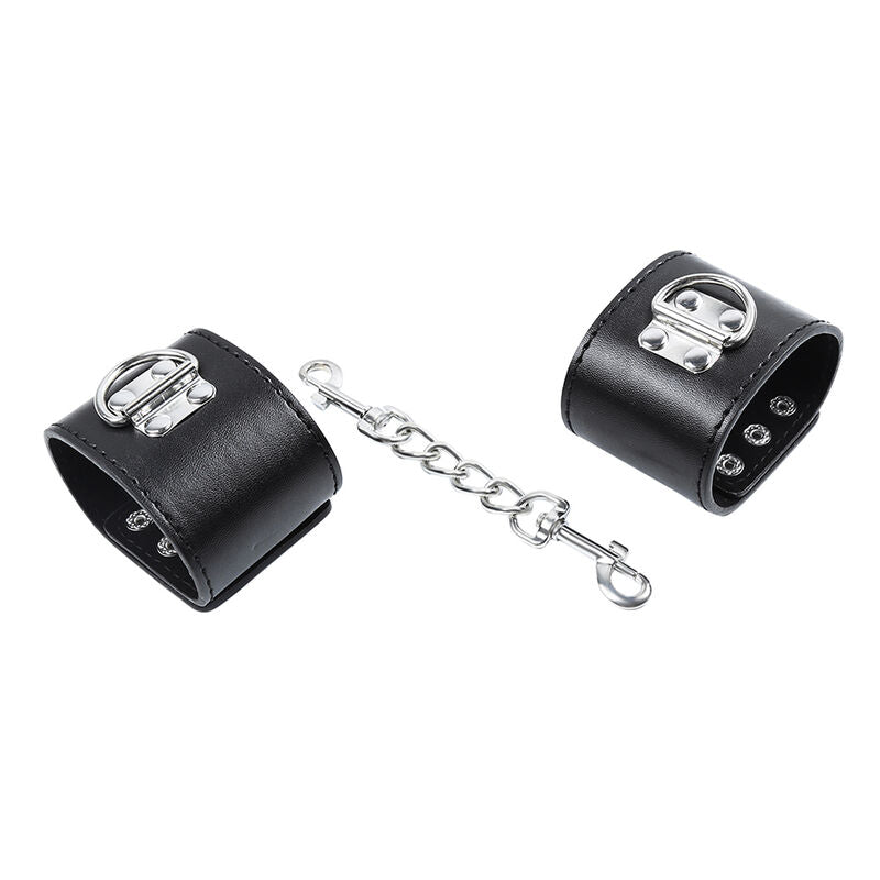 Restrições de Pulso OHMAMA FETISH com fecho metálico para práticas BDSM, mostrando detalhes do design e material.
