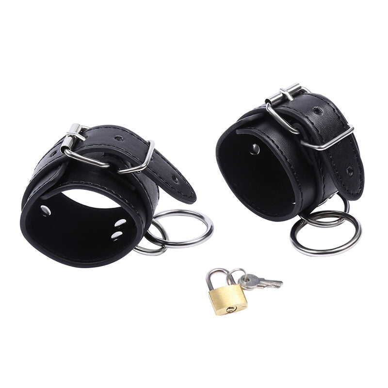 OHMAMA FETISH O-Ring Retenções de Pulso Bloqueadas, acessório BDSM de alta qualidade para jogos de controlo e exploração.