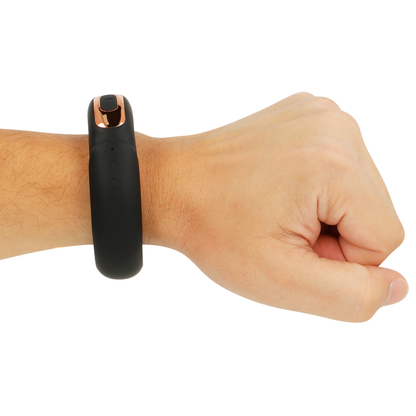 Anel Vibrador ANBIGUO Adriano em silicone preto, com detalhes vibratórios e design ergonómico.
