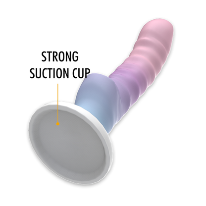 Dildo MYTHOLOGY Colby Nayade em silicone flexível com base de sucção.