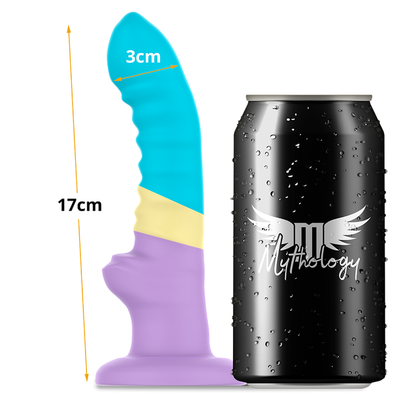 MYTHOLOGY Dildo Colby Pastel M, flexível e com base de sucção para diversas posições.
