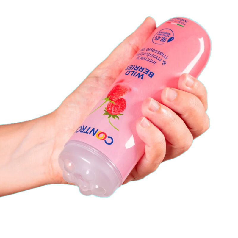 Close-up do CONTROL Gel de Massagem 3 em 1 Bagas Selvagens 200ml, mostrando a embalagem e a tampa massageadora.