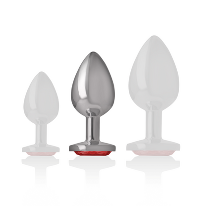 Close-up do Plug Anal Intense™ de Metal com Cristal Vermelho Tamanho M, destacando o design luxuoso e o material de alta qualidade.