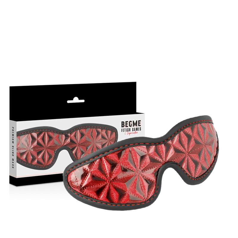 Close-up da BEGME Máscara Cega Premium Red Edition com forro de neoprene, destacando o design e material.