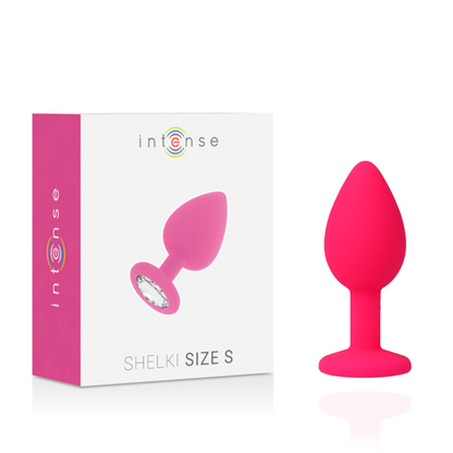 Plug anal Intense Shelki S fúcsia em silicone médico, com base em diamante, visto de perto.