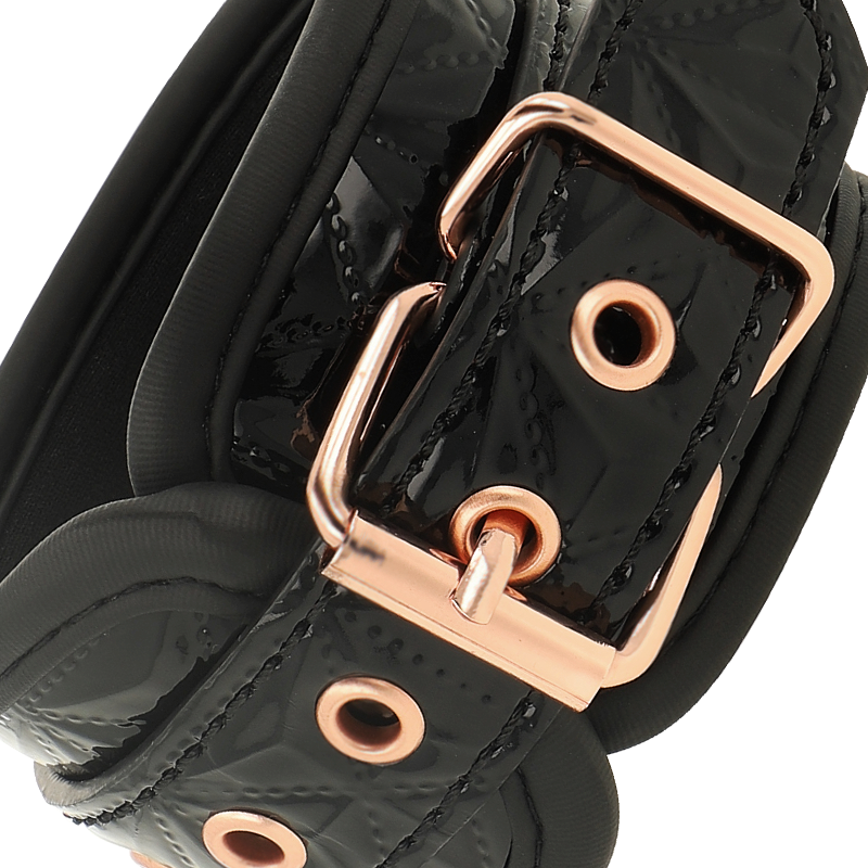 COQUETTE CHIC DESIRE Algemas de Couro Vegano com Forro de Neoprene