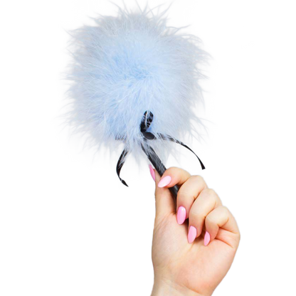 Espanador de marabu azul claro SECRETPLAY para carícias suaves e momentos sensuais.