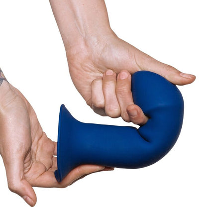 Close-up do vibrador ADRIEN LASTIC Hitsens 1 de silicone azul com textura detalhada.