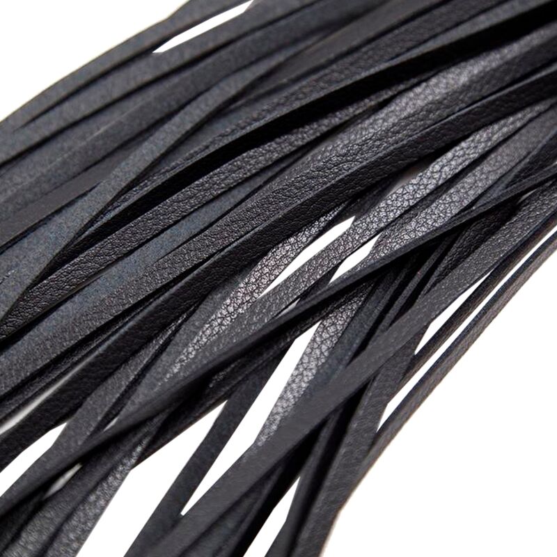 Close-up of the ALIVE Chicote BDSM Fantasy Preto showing its texture and features for consensual play.
