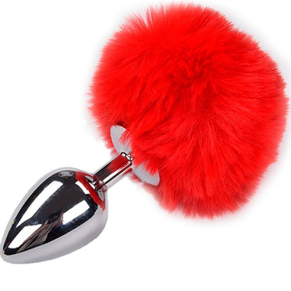 Close-up do Plug Anal Metálico Alive Fluffy Vermelho Tamanho S, mostrando seu design liso e a textura da cauda sintética.