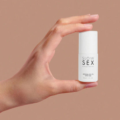 Óleo de Massagem Sexual BIJOUX - SLOW SEX com CBD 30ml para prazer e relaxamento íntimo.