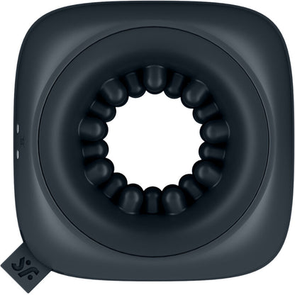 Satisfyer Ring Stroker Masturbador Masculino Vibratório Portátil com design ergonómico de silicone.