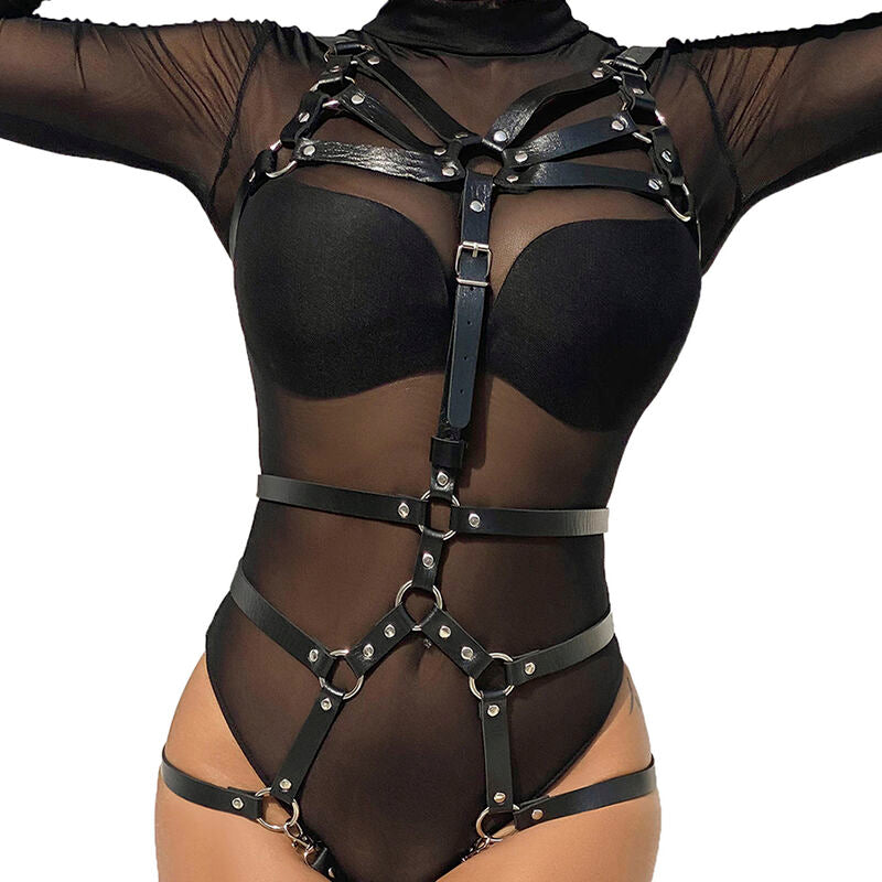 Arnês corporal SUBBLIME de couro preto com asas ajustáveis e detalhes de correntes.