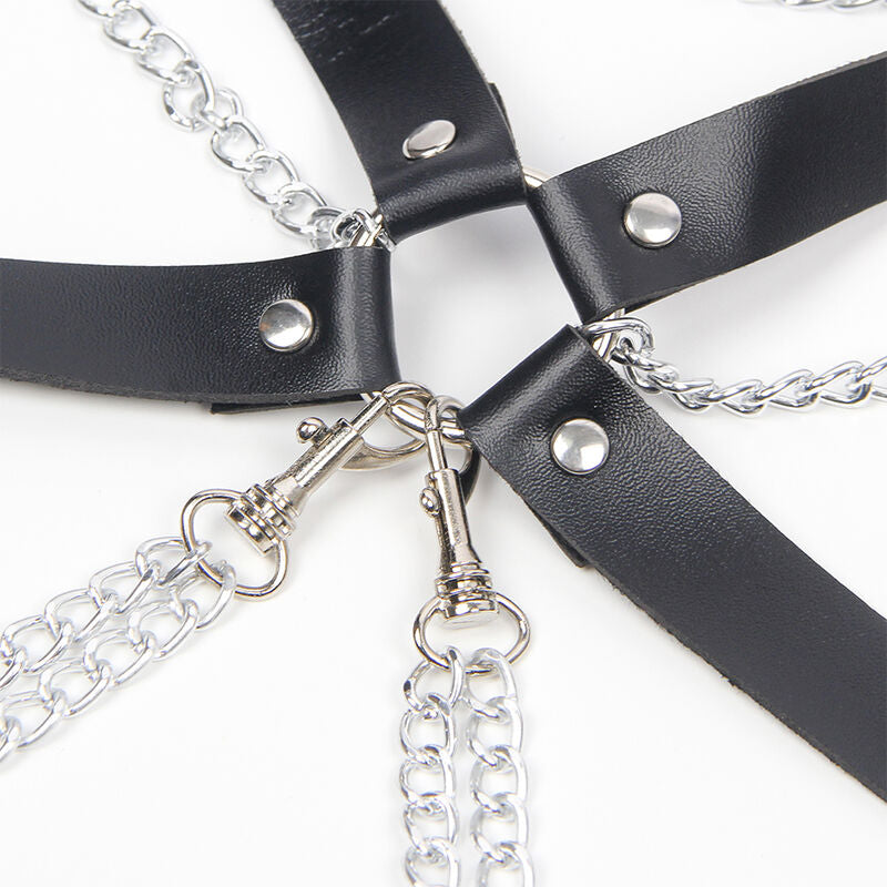 Sutiã Arnês SUBBLIME com correntes e detalhe estrela, em couro preto, tamanho único, mostrando o design elegante e sedutor.
