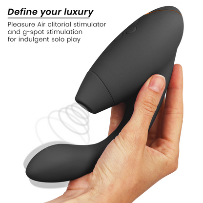 Close-up do Womanizer Duo 2 Estimulador Duplo Preto, mostrando sua forma ergonômica e cabeças de estimulação.