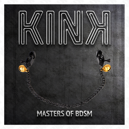 Detalhe das Pinças para Mamilos KINK com cadeia plana e sino prateado de 30cm, mostrando o design e acabamento em metal.
