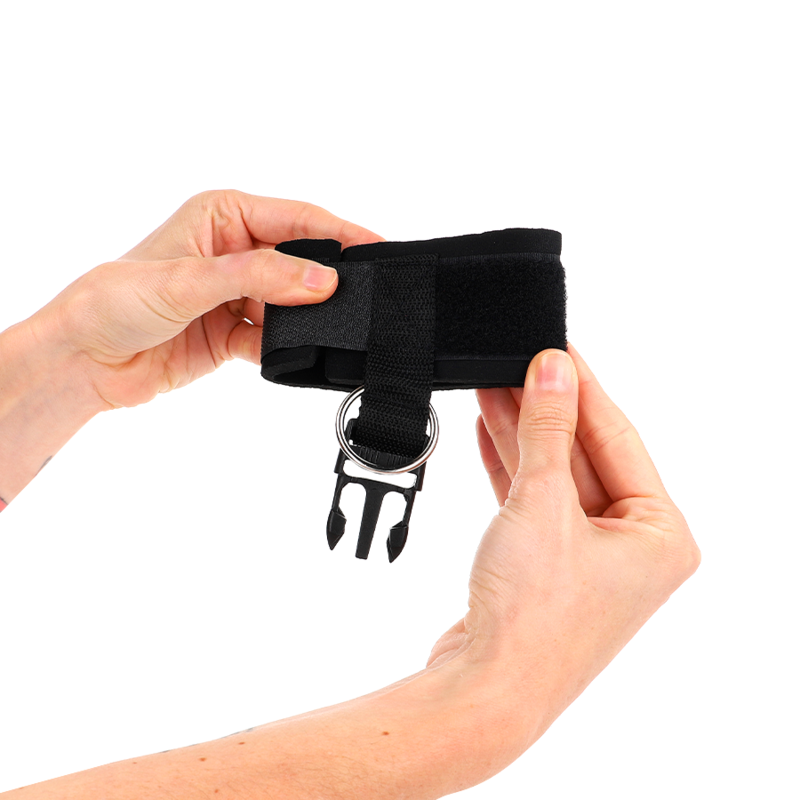 Retenções de Pulso Neoprene Hook&Loop Preto Ajustáveis 22-34 CM