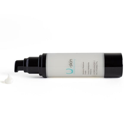 Close-up do creme 500 COSMETICS U-Skin XtraMoisturizing, ideal para hidratação e recuperação da pele tatuada.