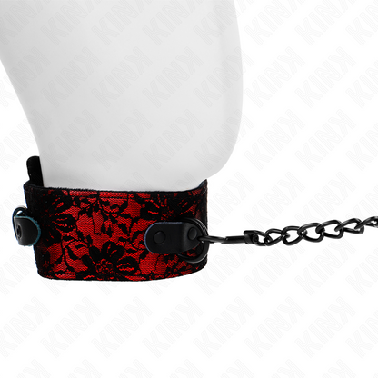 Detalhe do Colar de Renda KINK com Cinto de Couro Real, ajustável e elegante para BDSM.