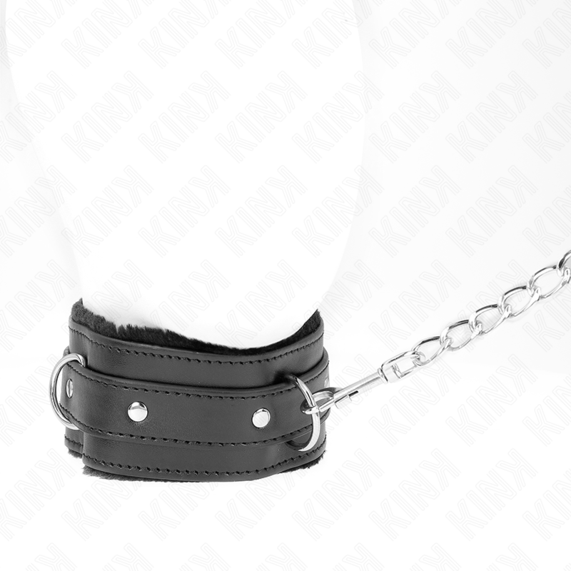 Close-up of the KINK Colar Com Trela Restrições Preto 65cm Ajustável 36-42cm showing its elegant design and durable materials.