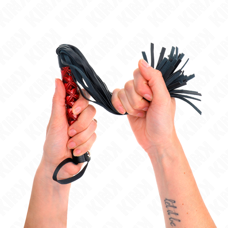 KINK Chicote BDSM Padrão Diamante 40 CM, detalhe do punho e das tiras com padrão