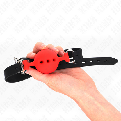 KINK Mordaça Completa de Silicone Vermelha com bola de 4,5 cm, mostrando o material e ajuste.