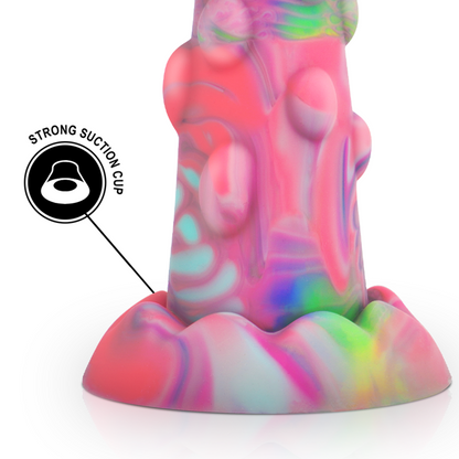 Dildo EPIC Nixie de silicone líquido com base de sucção, mostrando seu design elegante e textura suave.