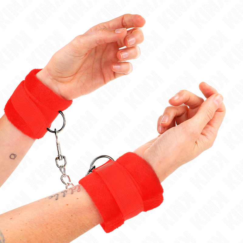 KINK Algemas de Pulso em Pele Iniciante Vermelho 30x7cm para BDSM, mostrando detalhes do material e fecho.