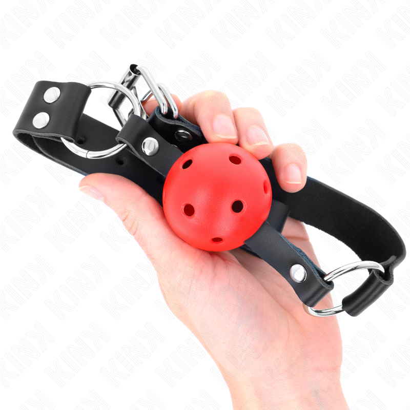 Close-up of the KINK Mordaça Bola Respirável Rebite Duplo Vermelho Ajustável 4cm showing its silicone ball and adjustable strap.