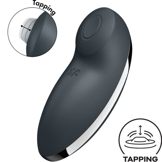 Satisfyer Tap & Climax 2 Vibrador e Estimulador Cinza em silicone macio, com detalhes dos botões e formato ergonómico.